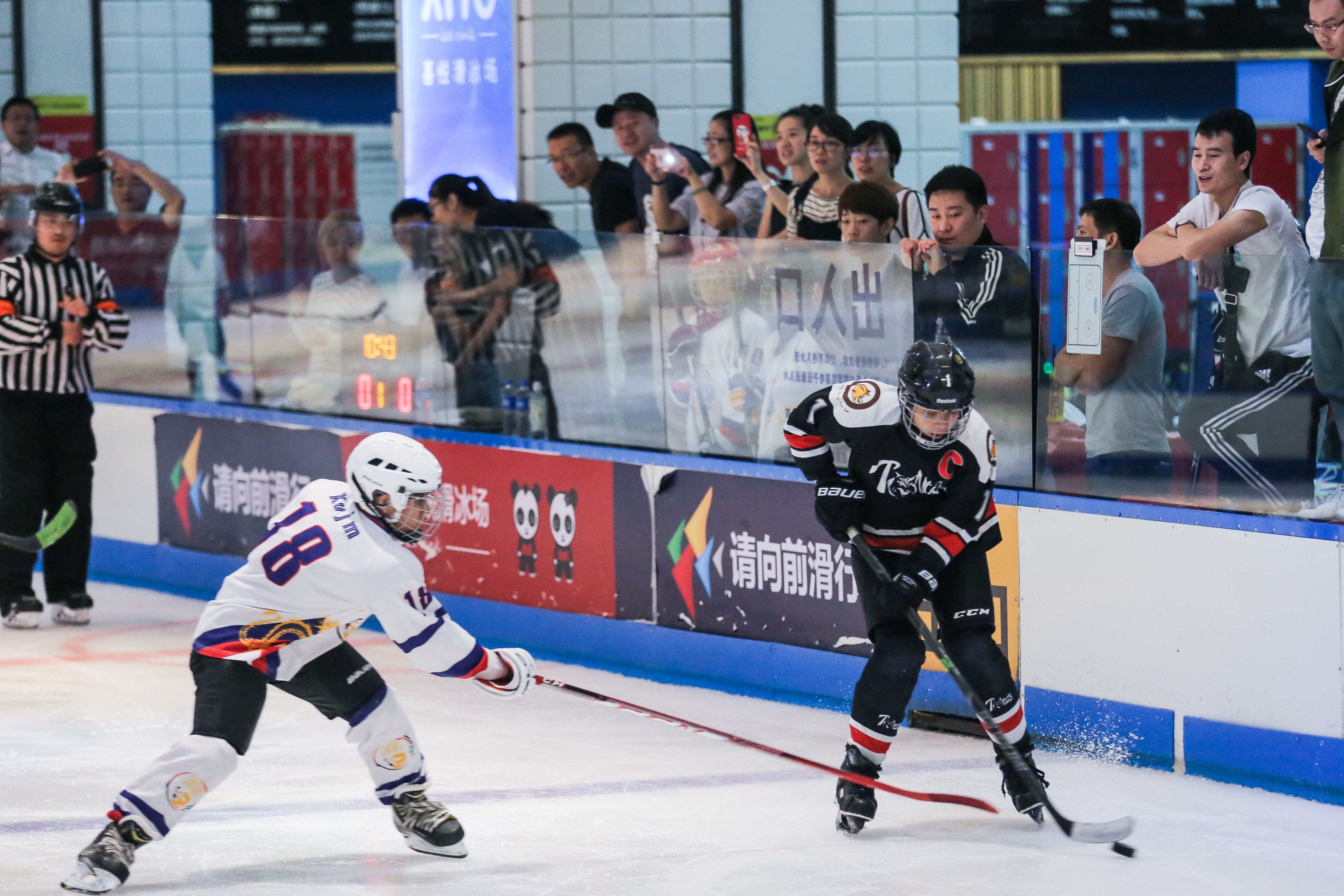 强强对抗首次激战，冲击氛围十足