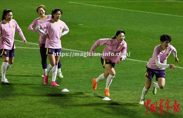 秘鲁女足球员在友谊赛中实现逆袭胜利