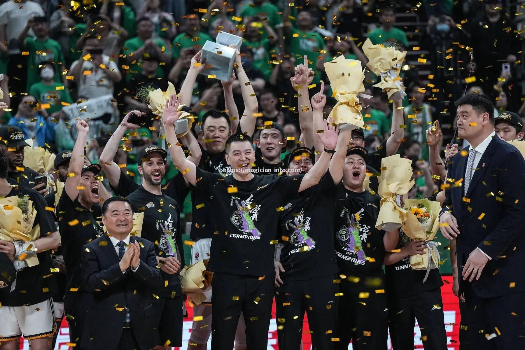 辽宁男篮再次问鼎，夺得胜利