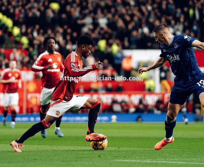 曼联主场大胜埃弗顿,争夺欧冠资格 曼联主场大胜埃弗顿,争夺欧冠资格